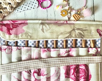 Crochet hook storage roll (neutral rose)