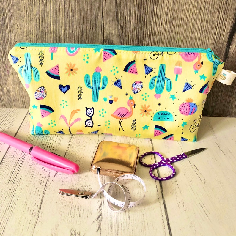 Fun bright summer cactus flamingo pencil case/ knitting notions case / crochet notions case / make up bag 画像 1