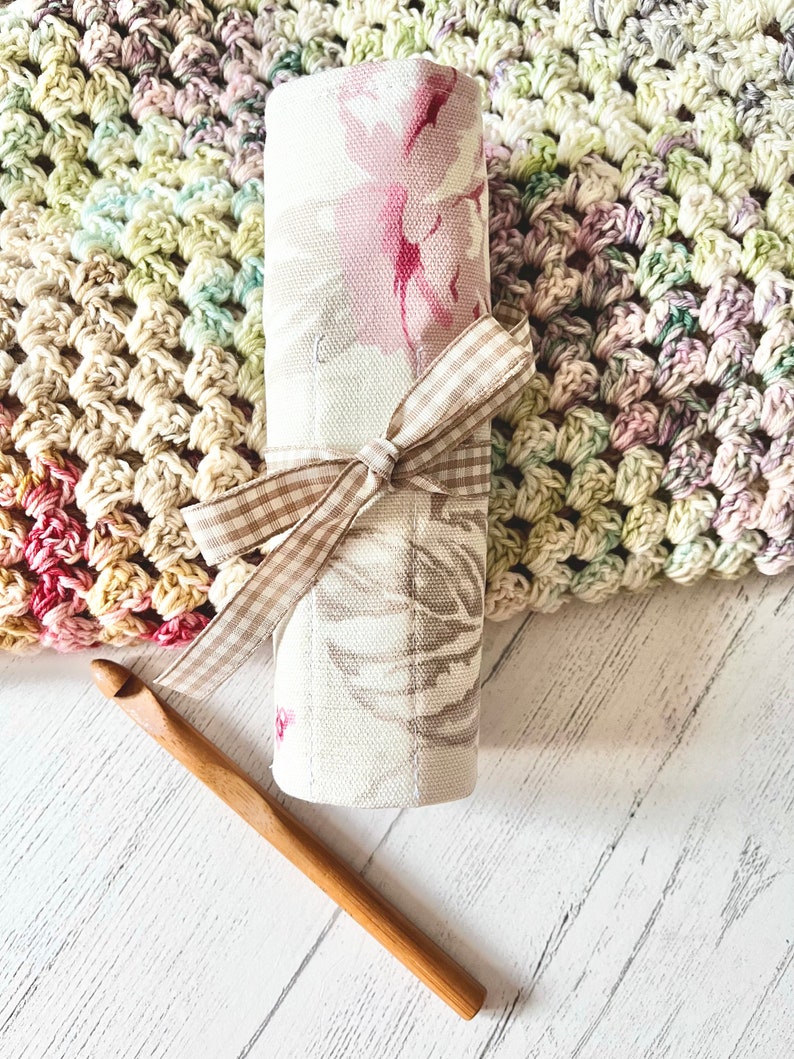 Crochet hook storage roll neutral rose image 6