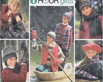 A Pattern to Create a Variety of Hats, Vest, Scarf, Slippers & MIttens for Children: Uncut - Sizes S-M-L, Chest 23" - 32" • Simplicity 9781