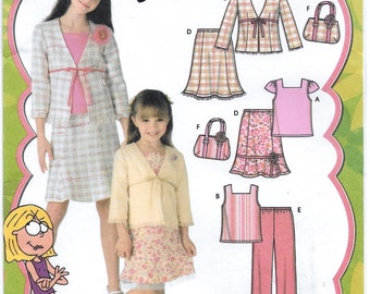 Een afzonderlijk ensemblepatroon voor meisjes: top, uitlopende rok, pull-on broek, jas en tas - ongesneden - maten 3-4-5-6 ~ eenvoud 4669