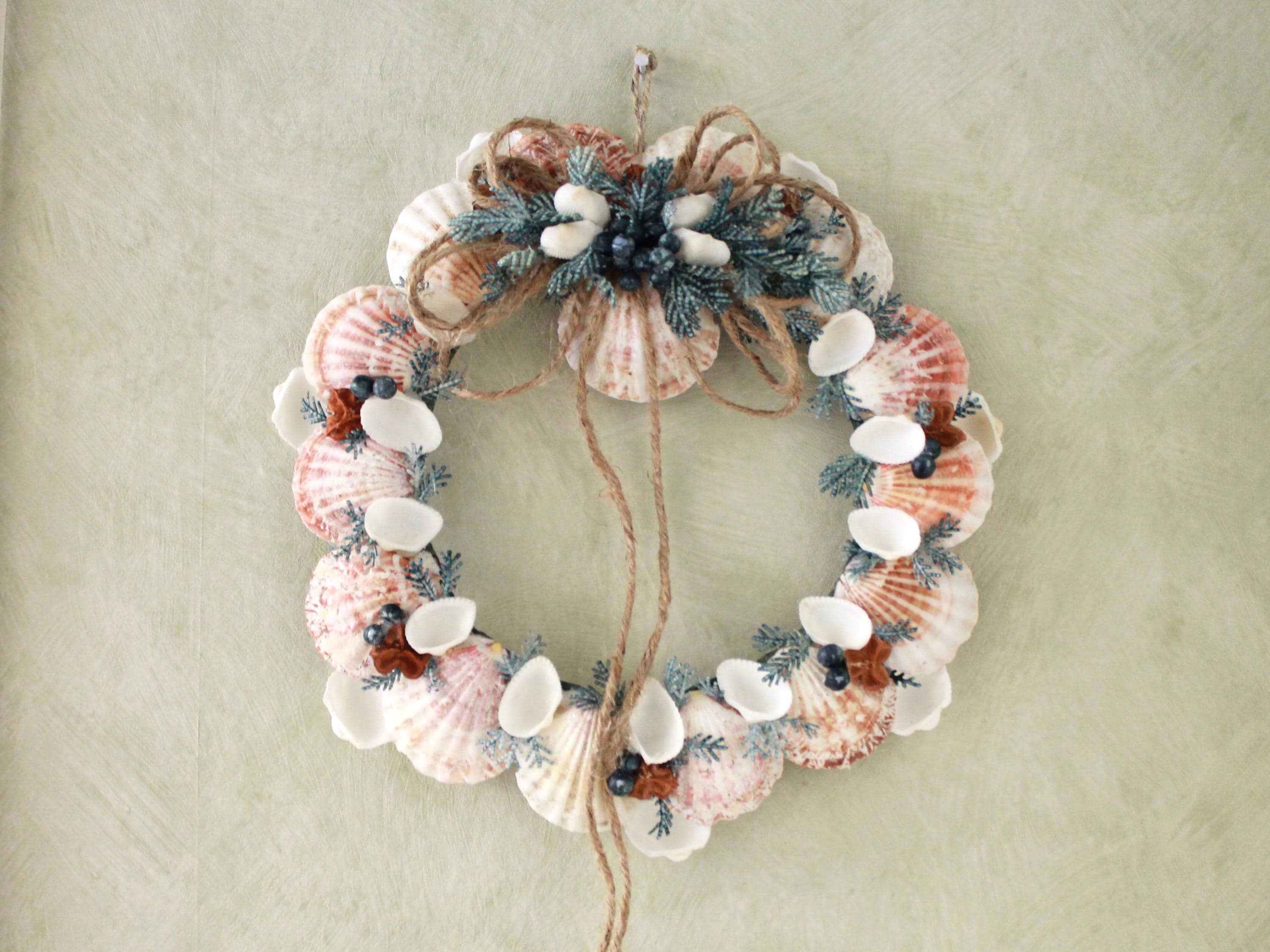 Seashell Wreath - Coral | Blue | White (W25-6) - Etsy