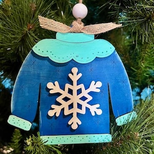 Niedliche Ugly Sweater Ornamente