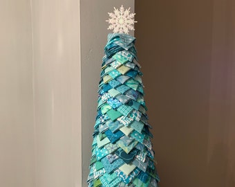 Quiltad julgran i tyg