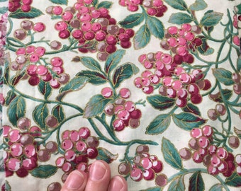 Handmade Quilted Potholder: Berry Bush Print, 8x8" Hot Pad jacobean style