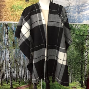 Women's poncho should wrap outlander shawl Blanket Serape fall throw Shrug Ruana Cloak Cape in black white gray plaid 36x58"