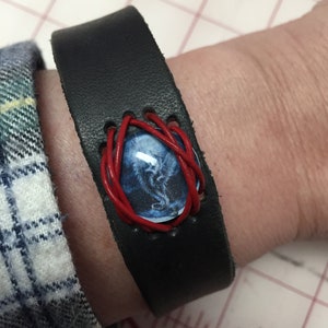 black and red leather Medieval LARP Cosplay Elven Elf Dragon bracelet 7-7.5&quot; adjustable snaps