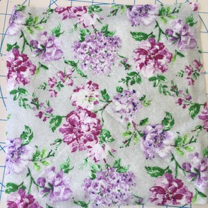 Handmade Floral Quilted Potholder: Purple Lilac Garden Hot Pad (8x8&quot;)