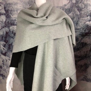 Gray Fleece Poncho Wrap: Women&#39;s Blanket Shawl Cape