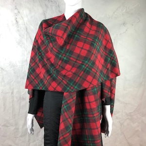 Red Plaid Fleece Poncho Wrap: Women&#39;s Blanket Shawl Cape