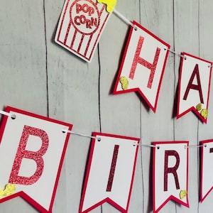 Pancarta de cumpleaños con palomitas de maíz, decoración para fiesta de noche de cine, guirnalda con temática de cine, decoraciones para fiesta con palomitas de maíz, pancarta de cumpleaños con películas, decoración para fiesta de películas