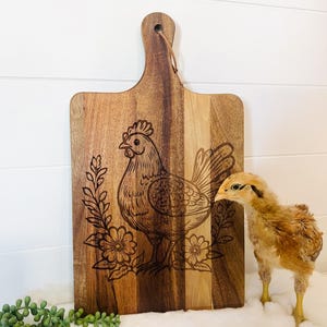 Chicken Decorative Cutting Board, Farm Animal Cutting Board, Housewarming Gifts, Wedding Gifts, Engraved Cutting Board, Kitchen Decor