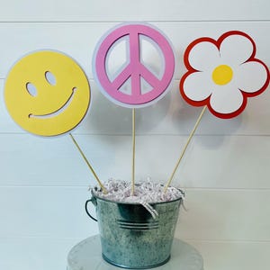 Groovy Centerpieces, Groovy Party Decor, Peace Centerpieces, Hippy Centerpieces, Retro Party Centerpieces, 70&#39;s Party Decor