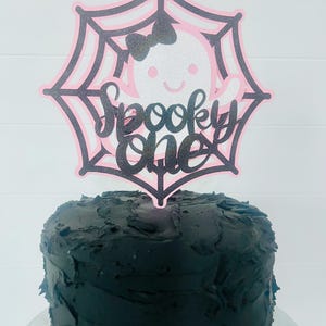 Adorno para tarta de Spooky One, adorno para tarta de fantasma rosa, decoración para fiesta de Spooky One, adorno para tarta de cumpleaños de puño, adorno para tarta de fiesta de Halloween, Spooky One