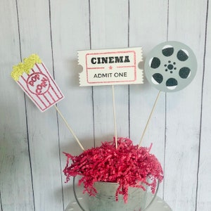 Centros de mesa para fiestas de películas, decoración para fiestas de palomitas de maíz, decoración para fiestas de películas, centro de mesa para una noche de películas, fiesta de cumpleaños de películas, fiesta temática de Hollywood