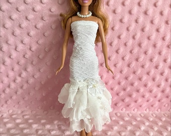 Fashion Doll Wedding Dress - White/Cream Stretch Crinkle Knit Wedding Gown and Necklace.