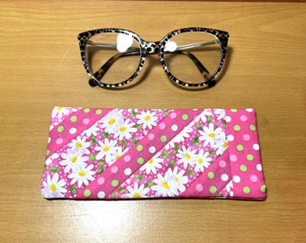 Eyeglass Case - Quilted, Floral Fabric – White Daisies, lined with Pink / Green / White polka dot fabric.