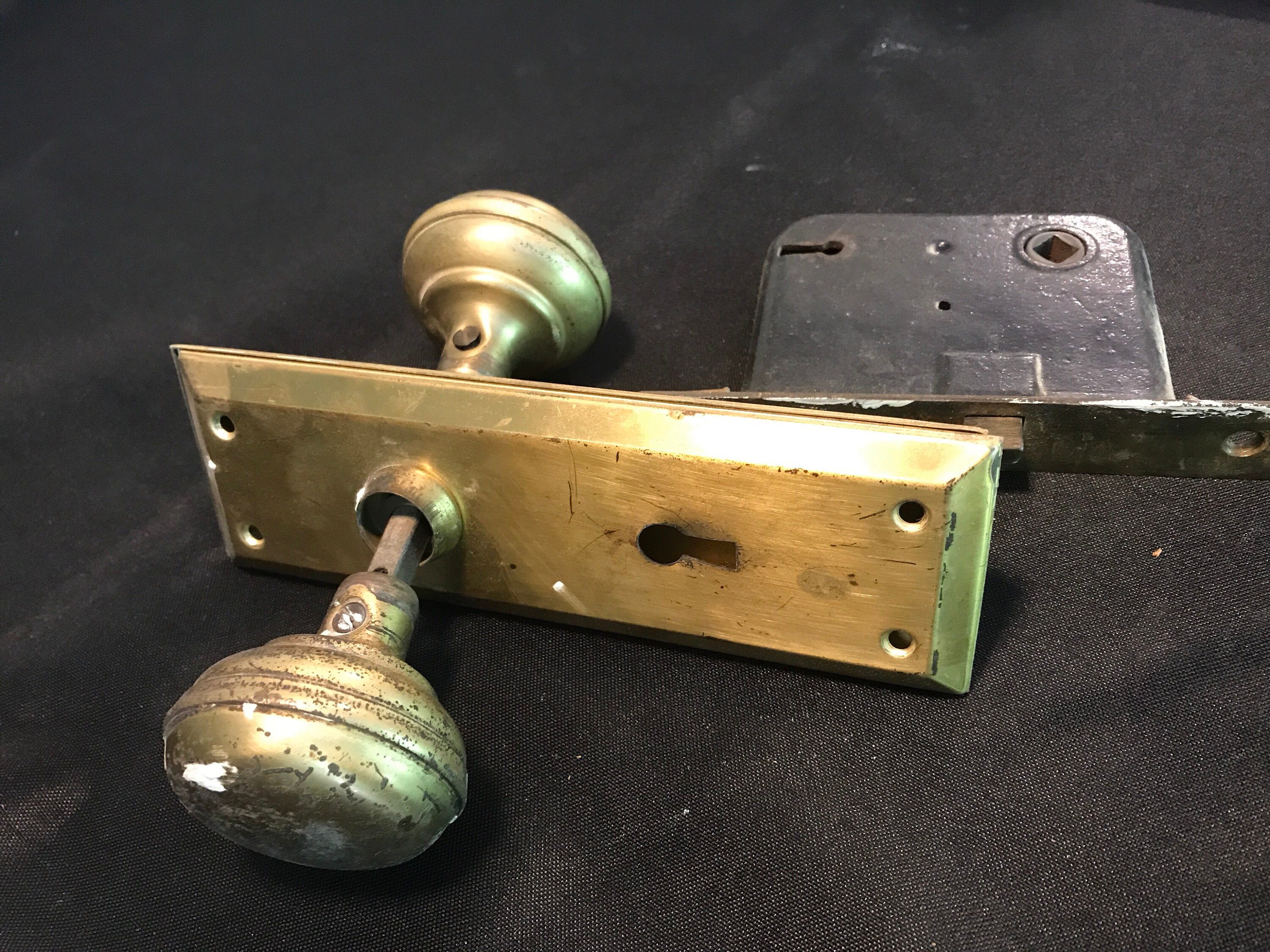 Door Knobs Antique Dexter Matching 3 With No Lock 1 With Turn Lock Victorian Brass Or Crystal