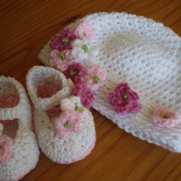 Crochet Pattern Baby Shoes and Hat