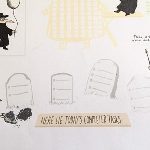 Op de afbeelding: Een humoristische illustratie met pestdokterfiguren. E&eacute;n houdt een ballon vast, een ander een boek en een derde schept aarde bij grafstenen. De tekst "Here lie today's completed tasks" staat op een banner. De zin "Thou art done and dusted" is ook aanwezig.