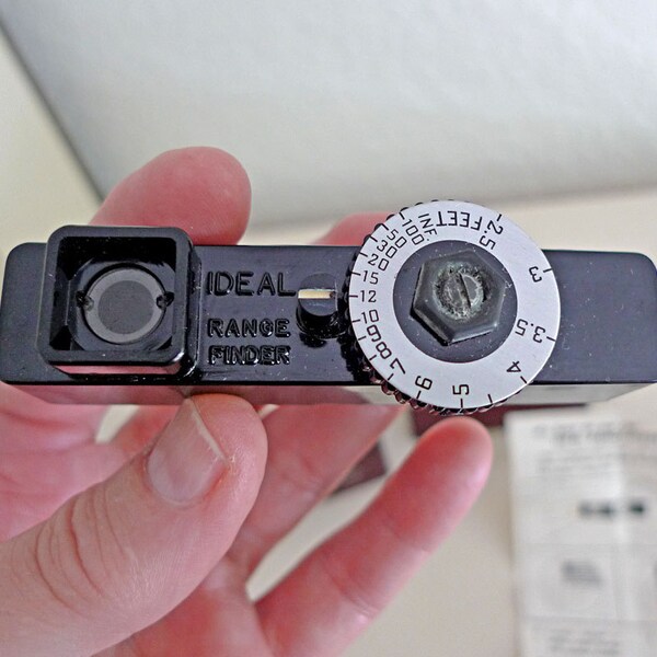 Ideal Range Finder - 1950s-1960s Vintage camera accessory