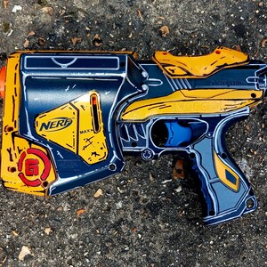 Borderlands inspired customised Nerf Gun. *non-functioning* image 2