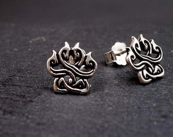 Wolf Paw Print Stud Earrings – 10mm Sterling Silver Knotwork Earrings, Celtic Jewelry, Animal Totem Studs, Gift for Wild Souls
