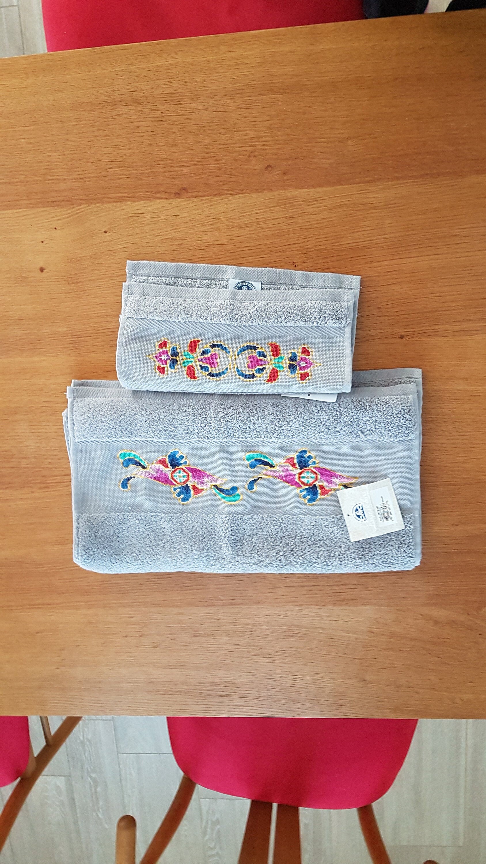 Par de toallas de baño color gris bordado a mano en punto de | Etsy