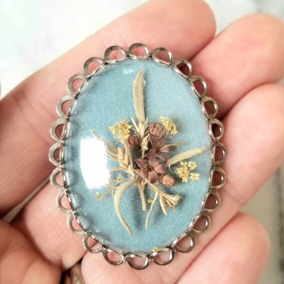 Vintage 70s Dried Flower Lucite Dome Powder Blue B