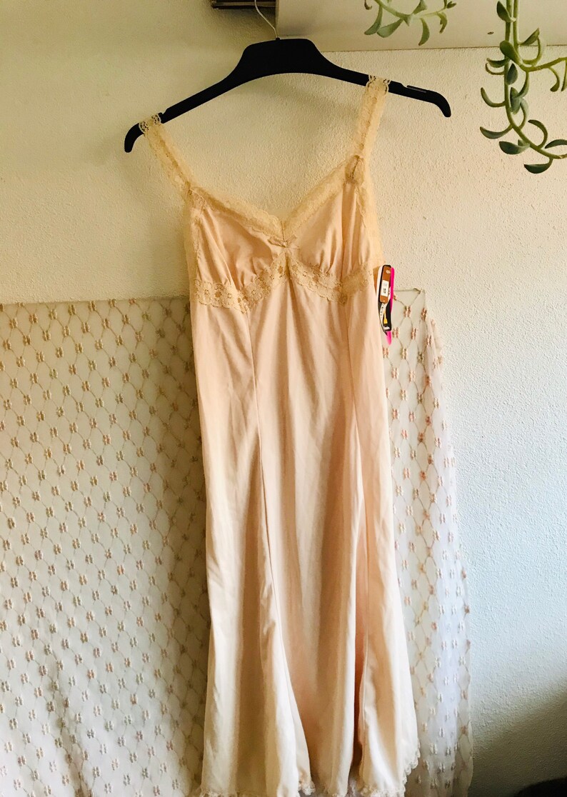 Vintage petticoat dress with tags flesh skin coloured small lace boho grunge stretch body con