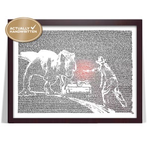 Puede incluir: Una imagen en blanco y negro de un Tyrannosaurus Rex y una persona sosteniendo una bengala, creada usando texto de la pel&iacute;cula Jurassic Park. La imagen est&aacute; enmarcada en un marco de madera oscura.