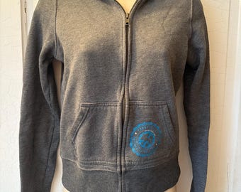 Sudadera con capucha rosa con el logotipo de la Universidad de Victoria's Secret, talla XS