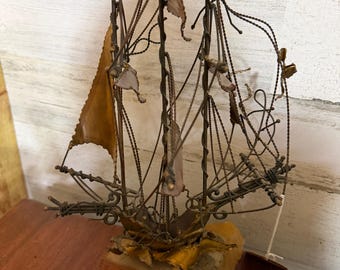 Figura de barco antigua