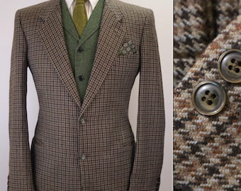 38R Vintage 70s Tweed Blazer Slimfit Wool Sport Coat Houndstooth Made in Italy British Rikmar Fabric Horn Buttons Venezia Hunting