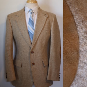 40R Vintage 1960s Davidson's Beige Trad Wool Tweed Sport Jacket w/Elbow Patches (LINING DAMAGED)