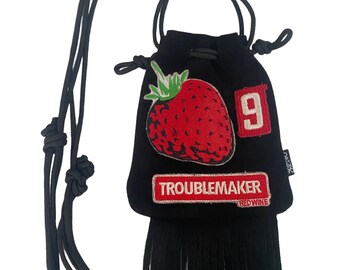 Pochette à franges LoopyQ en daim noir Troublemaker, vin rouge, fraise n° 9