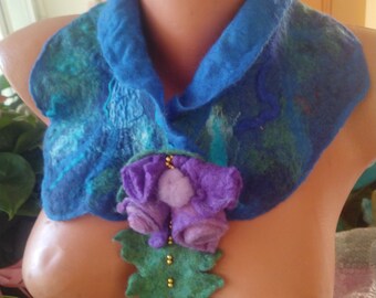 Felt collar scarf, wool scarf, Merino scarf with a a brooch, blue and green scarf