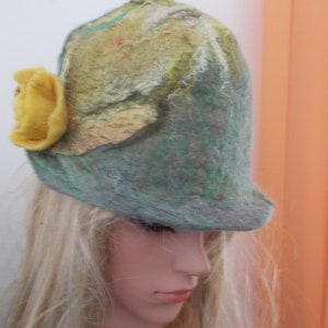 Felt hat, Handmade hat, Woman hat, Wool hat, Winter hat, Gift for her, Green hat, Green cloche hat image 3