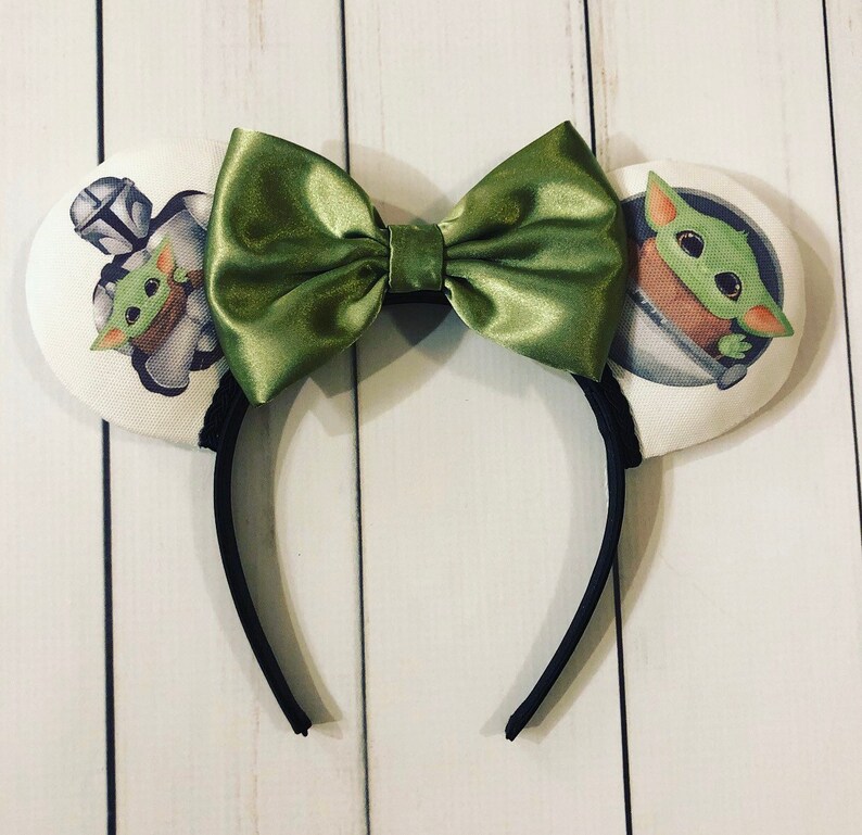 Download Baby Yoda Minnie Mouse Ears Headand | Etsy