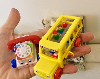 ONE Vintage Fisher Price Little People School Bus