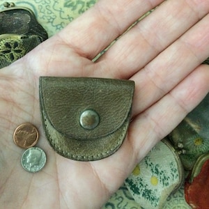 Antike Kleine Leder Geldbörse mit Winzig Penny und Münze