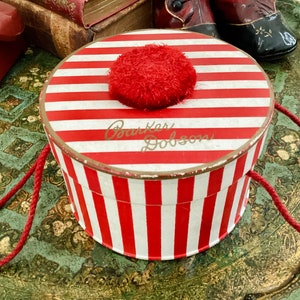 Vintage Red Striped Small Bandbox Barker & Dobson Sweet  display picture 3