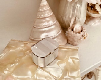 Mother of Pearl Pill Box, tiny trinket box, pillbox