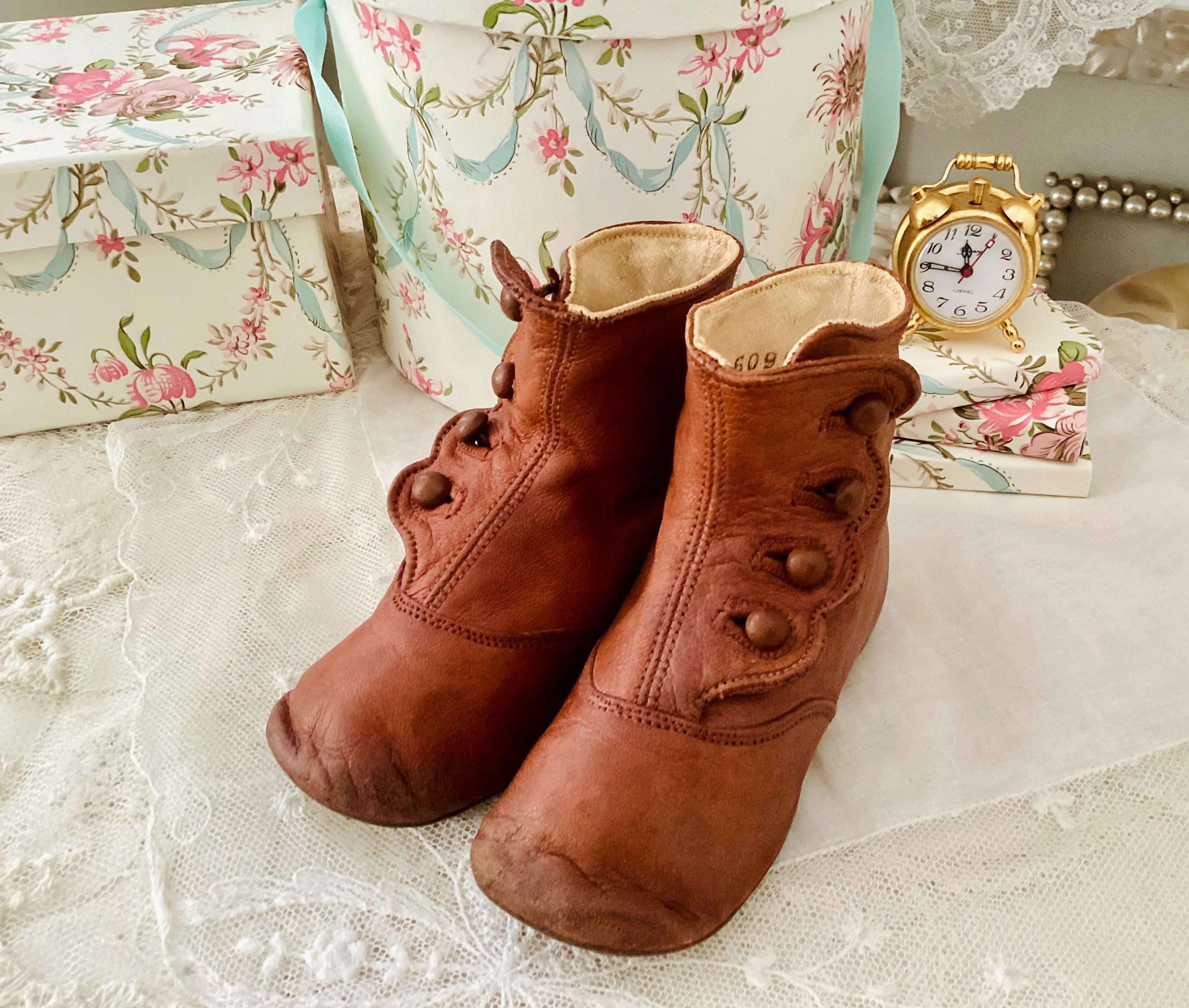 ハイボタンベビーシューズ、アンティーク、ボタン付きブラウン - Etsy 日本