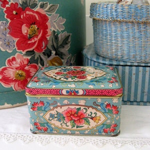 Daher Tin Box - pink and green floral roses buds cottage sweet