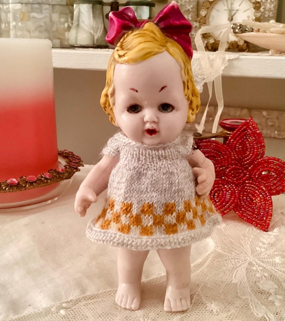 Poupée Déco ancienne tête porcelaine, robe rose à dentelles Haut 42 cm Poupée Déco ancienne tête porcelaine, robe rose à dentelles Haut 42 cm