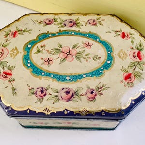 Boîte métallique Daher - boutons de roses floraux roses et verts cottage sweet