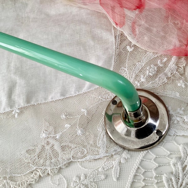Toallero de baño vintage de vidrio verde jadeíta, años 30, para cocina o tocador