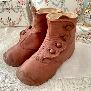 Scarpe per bambini con bottoni alti, antiche, marroni con bottoni