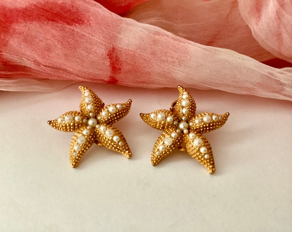 Starfish Vintage Gold Tone and Faux Pearl Clip-on… - image 1